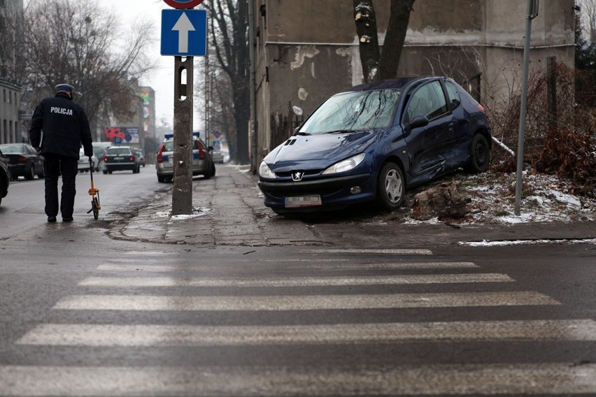 1 osoba została ranna w wypadku na Młynarskiej przy WiN.