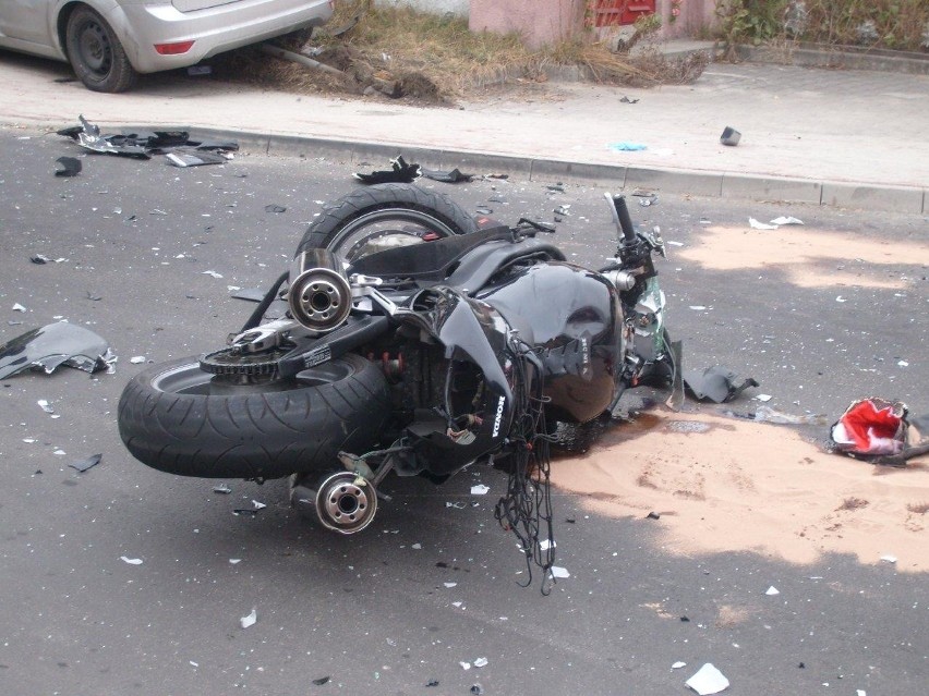 Wypadek w Trzebini. Motocyklista rozbił się o forda [ZDJĘCIA]
