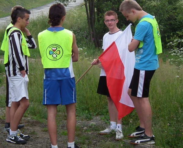 Sztafeta Kwietnego Biegu przebiegła przez gminę Uście Gorlickie i Sękowa [ZDJĘCIA]