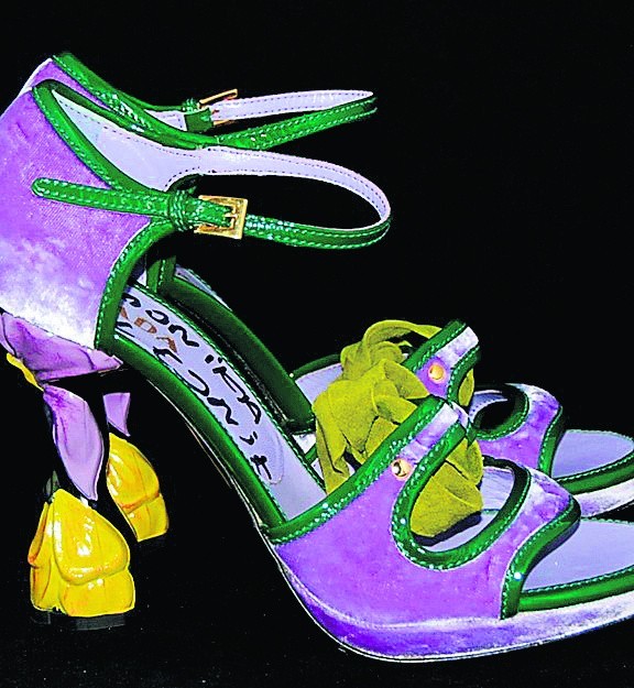 Słynne buty od  Prady, które Monika Olejnik oddała na...