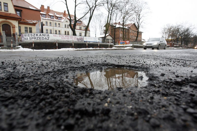 Legnica: Niebezpiecznie na ulicy Chojnowskiej (ZDJĘCIA)