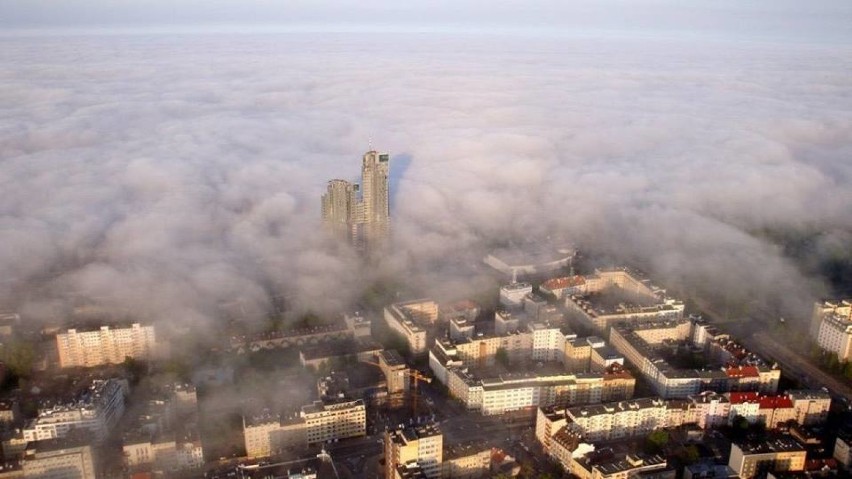 Miasto z morza we mgle. Zobacz niesamowite zdjęcia Gdyni z...
