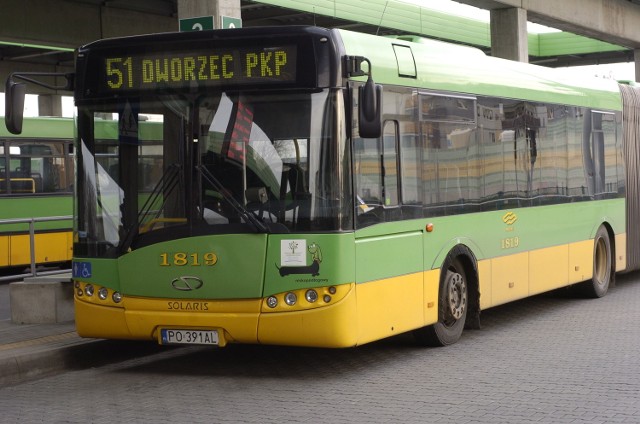 W Wielką Sobotę tramwaje i autobusy będą się pojawiały na przystankach zgodnie z sobotnim rozkładem jazdy