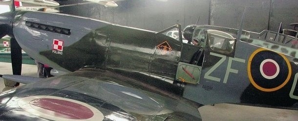 Spitfire w krakowskim muzeum - m. i. w takich maszynach Polacy walczyli pod niebem Anglii z Niemcami