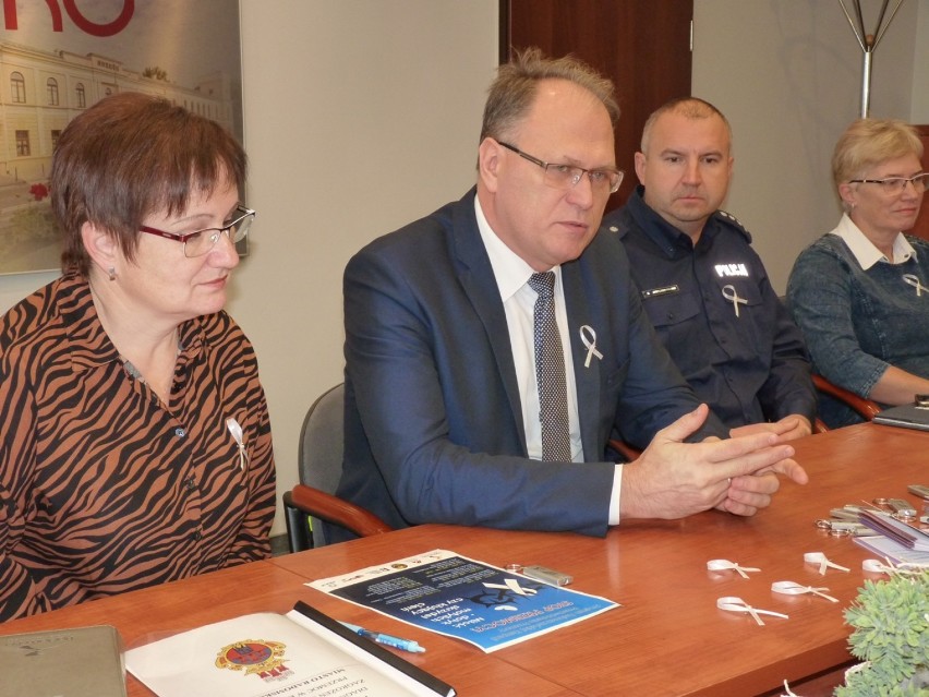 Radomsko: Rozpoczyna się Radomszczańska Kampania Przeciwko Przemocy [ZDJĘCIA]