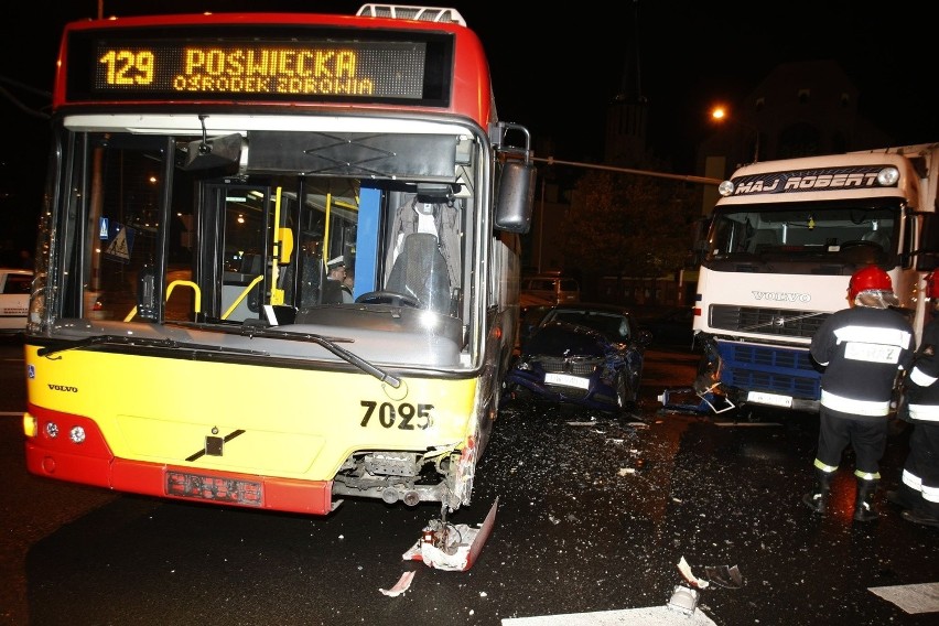 Wrocław: Poważny wypadek przy Orlińskiego (ZDJĘCIA)