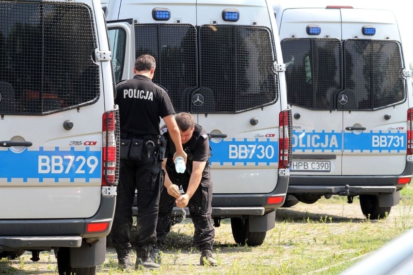 Poszukiwania paralotniarza, który zaginął pod Wrocławiem, zawieszone (ZDJĘCIA)