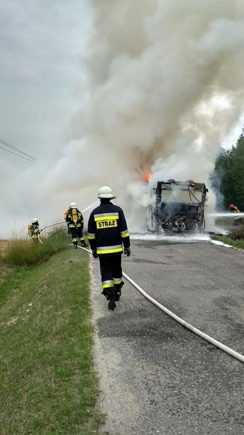 Mokrzyka. Pożar autobusu MPK Brzesko, na szczęście w środku nie było pasażerów [ZDJĘCIA]