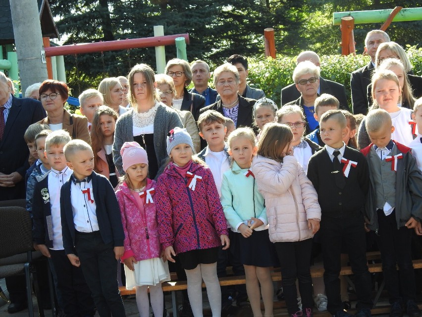 Szkoła w Olszance gm. Nowinka świętowała 15-lecie nadania imienia gen. Witolda Urbanowicza [Zdjęcia]