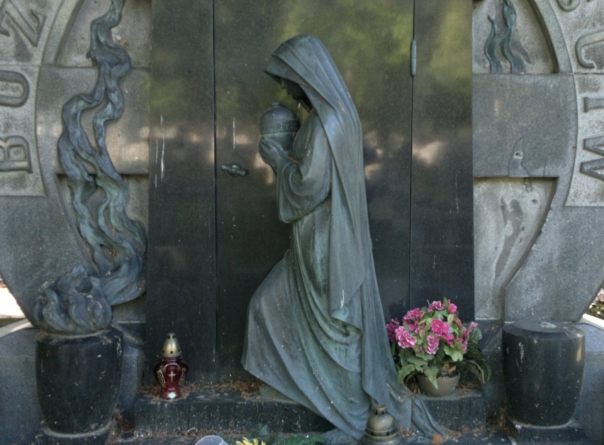 Nagrobek rodziny Czarneckich z dnia 22-05-2012 rok.