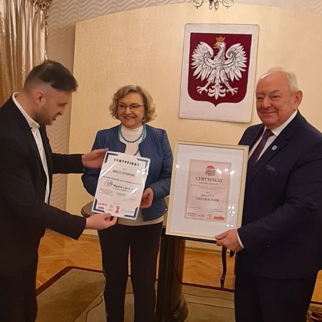 Władze Ciechocinka otrzymały oficjalne certyfikaty udziału w kampanii skierowanej do seniorów
