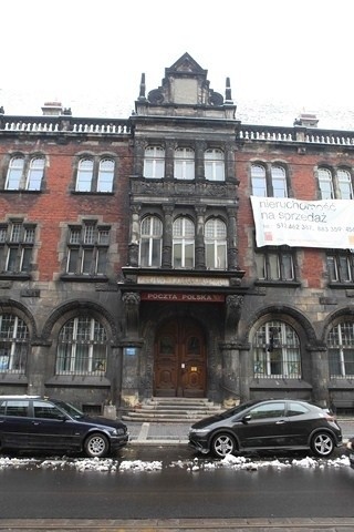 Ponad 100-letni budynek poczty w Bytomiu na sprzedaż [ZDJĘCIA]