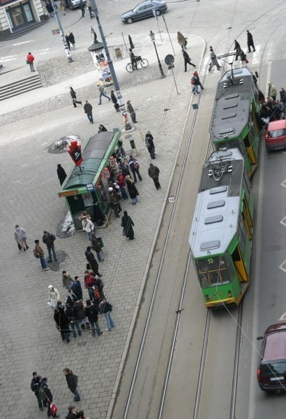 Przystanki tramwajowe na Strzeleckiej są niewygodne