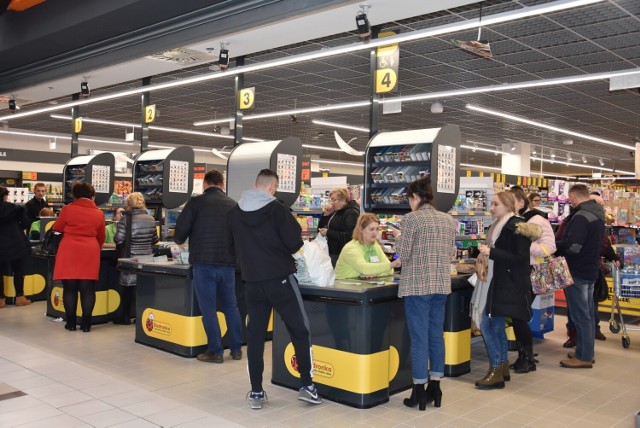 Zobacz do której godziny czynne są sklepy w Tarnowie w Wielki Piątek i Wielką Sobotę 2022