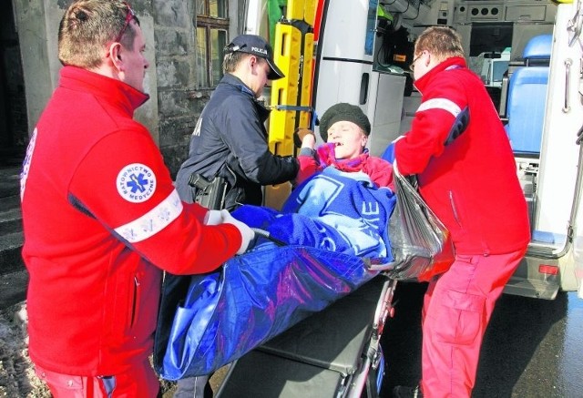 Sanitariusze zawieźli w czwartek 27-letniego Irka do ośrodka w Legnickim Polu. Dzięki naszej interwencji znalazło się miejsce