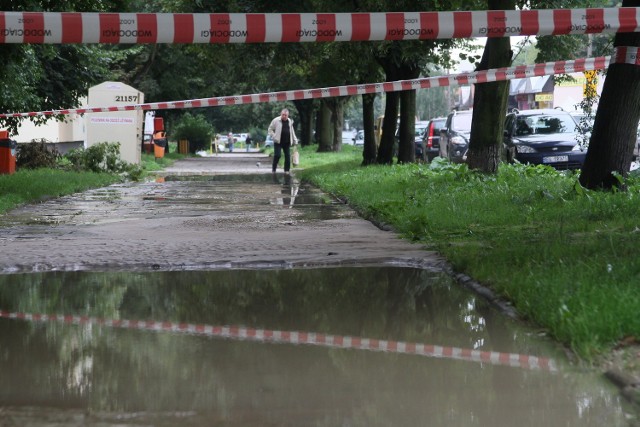 Łódź: ulica Ciołkowskiego pod wodą