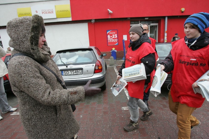 Protest pod sklepem sieci Tesco w Sosnowcu [ZDJĘCIA]