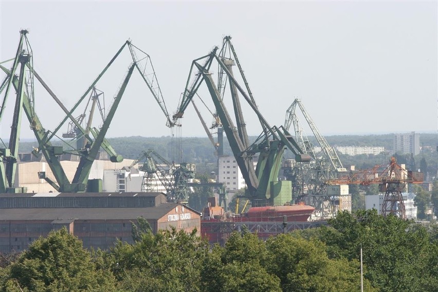 Dźwigi stoczniowe sprzedane. Władze Gdańska szukają pieniędzy na odkupienie ich [ZDJĘCIA]