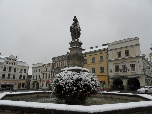 Fontanna z figurą Floriana rynek Cieszyn