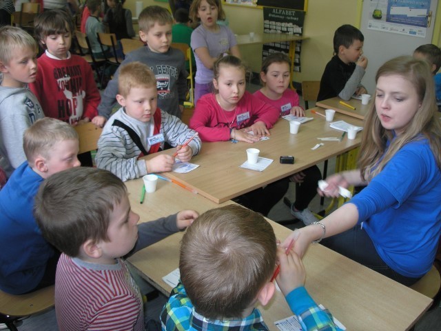 Piknik edukacyjny PAN w szkole w Łęczycach FOTO