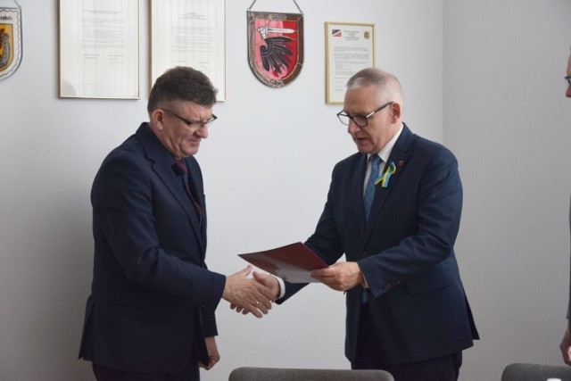 W czwartek, 14 kwietnia w Starostwie Powiatowym w Wąbrzeźnie podpisano umowę na przebudowę drogi Wielkie Pułkowo - Łobdowo