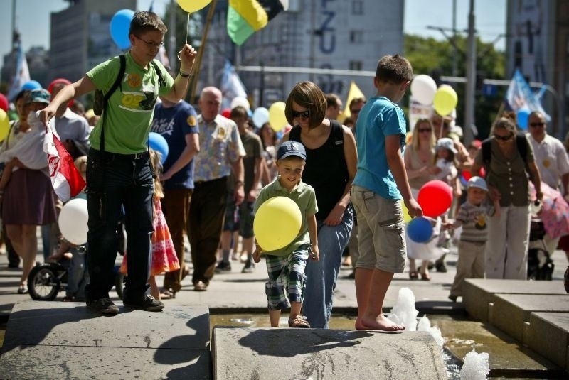 Wrocław: Marsz dla Rodzin (ZOBACZ ZDJĘCIA)
