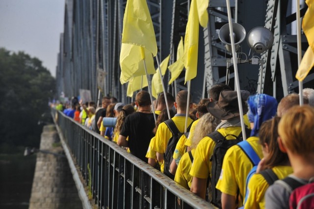 Zobacz także: Rozbudowa Szpitala na Bielanach w Toruniu [ZDJĘCIA]

Dziś rano (4.08) z Torunia wyruszyła pielgrzymka na Jasną Górę. Toruńska grupa ma do pokonania około 275 kilometrów.