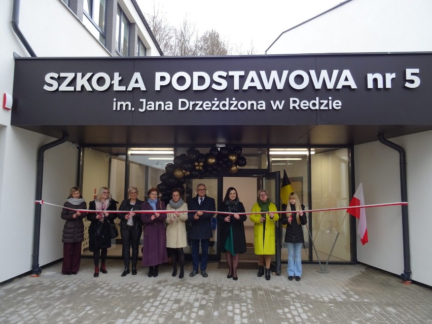 Budynek przybrał zupełnie nowy kształt w postaci dwóch brył...