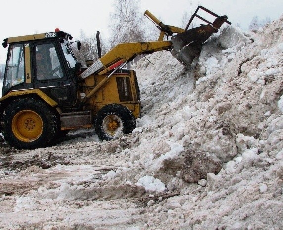 Będzin, Czeladź i Wojkowice nie chcą usuwać zwałów śniegu