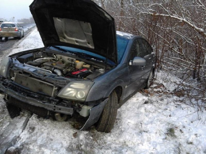 Nowy Sącz. Skasował latarnię i wpadł do rowu                    