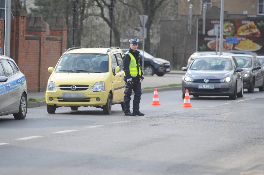 Pijany agresywny kierowca rzucił się na świadków z gazem i pięściami w Lesznie