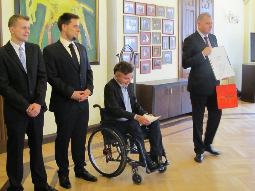 Wrocław: Wyróżnienia dla osób działających na rzecz niepełnosprawnych (ZDJĘCIA)