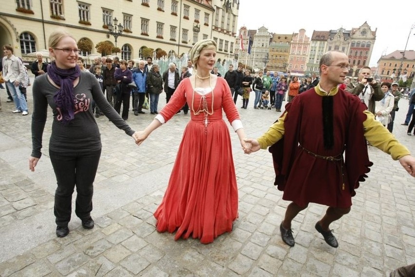 Wrocław: Międzynarodowy Festiwal Tańca Dawnego Pawana (ZDJĘCIA)