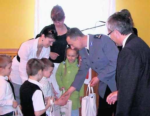 Dzieci z Domaszkowa wytypowały zwycięskie imię dla policyjnego psa