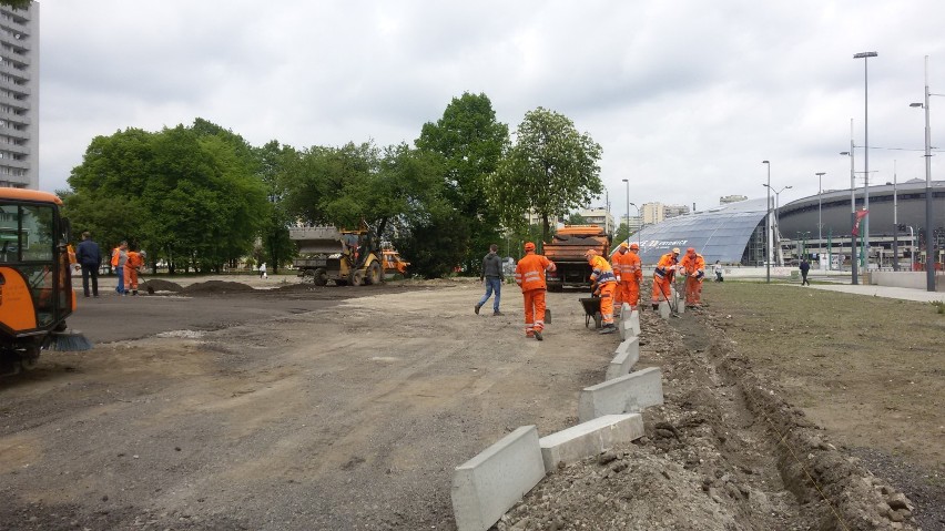 Parking na działce po wyburzonym Pałacu Ślubów w Katowicach