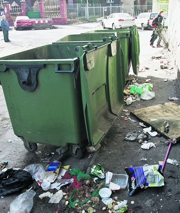 Prezesi spółdzielni mieszkaniowych postanowili wytoczyć ciężkie działa i do walki z ustawą śmieciową zaangażować mieszkańców
