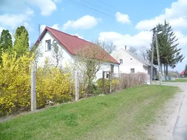 Wiele wskazuje na to, że w tym domu w Ostrówkach doszło do zbrodni.