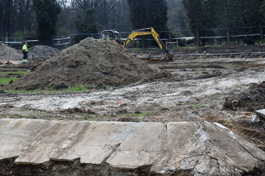 Remont fontann w legnickim Parku Miejskim [ZDJĘCIA]