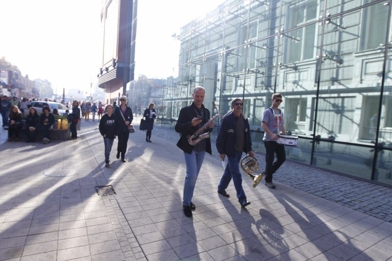 Poznań jak Nowy Orlean. Parada jazzowa w centrum miasta [ZDJĘCIA]