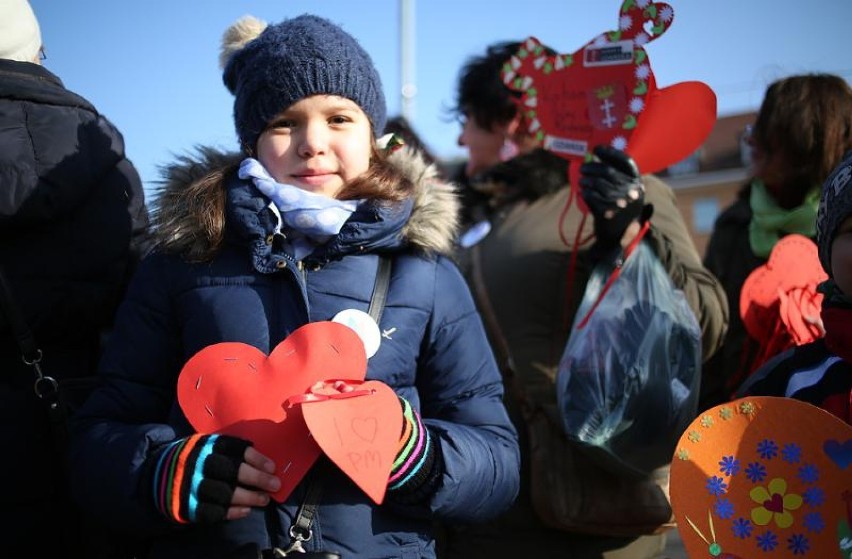 Dzieci z Pałacu Młodzieży zaniosły walentynki do RM
