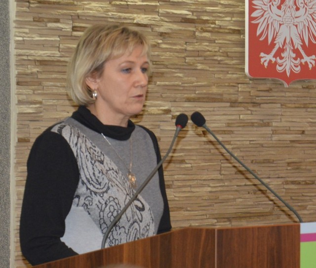 Zofia Szalkiewicz, dyrektor ZSP nr 4 w Łowiczu, dopiero na sesji dowiedziała się o planach ograniczenia liczby klas w jej szkole