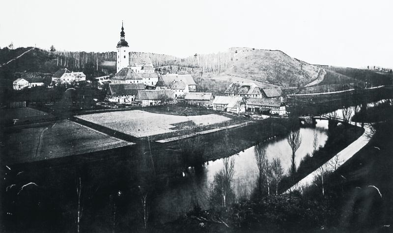 Drugi dom od prawej - dom dziadków Andrzeja Litwina. Niedów...