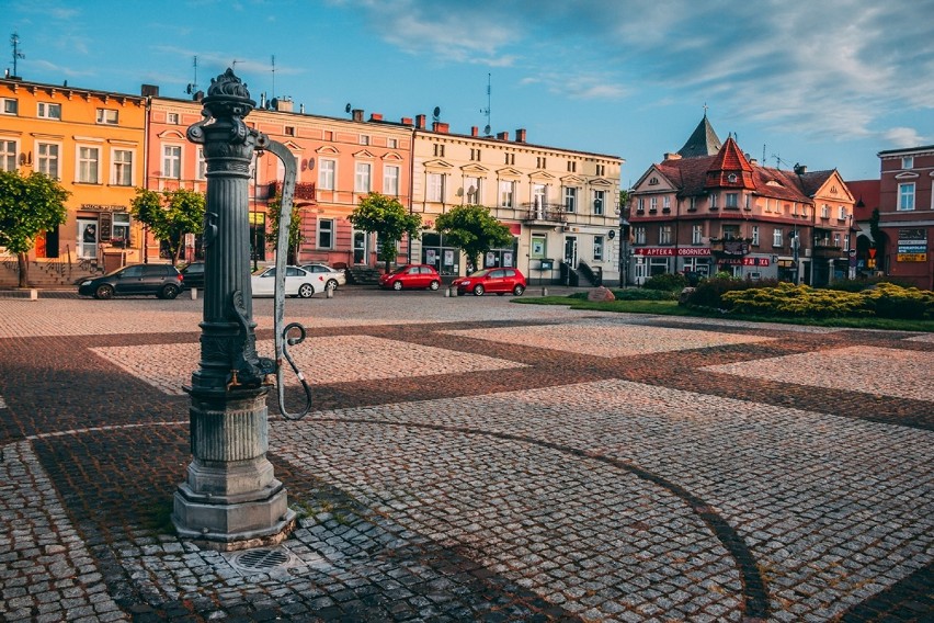 Oborniki o poranku. Wschód słońca nad miastem