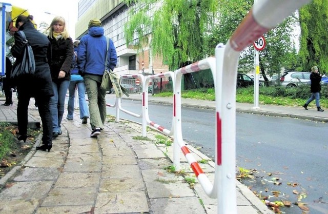 Chodnik to &#8222;szlak komunikacyjny&#8221; studentów.