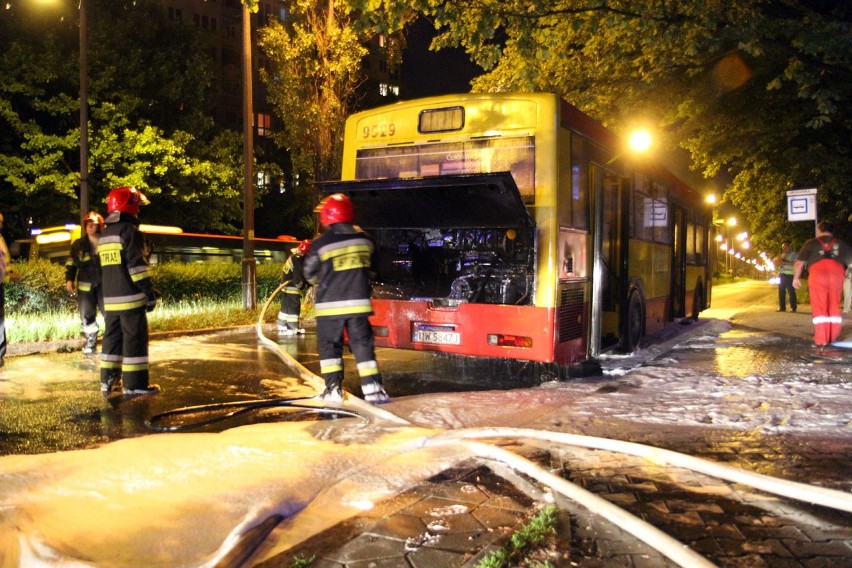 Wrocław: Pożar autobusu linii 134 (ZDJĘCIA)
