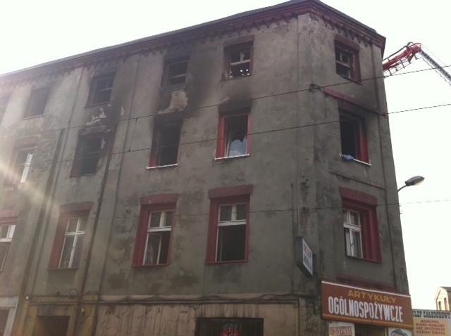 Tragiczny pożar w Świętochłowicach. Już pięć osób nie żyje [ZDJĘCIA i VIDEO]