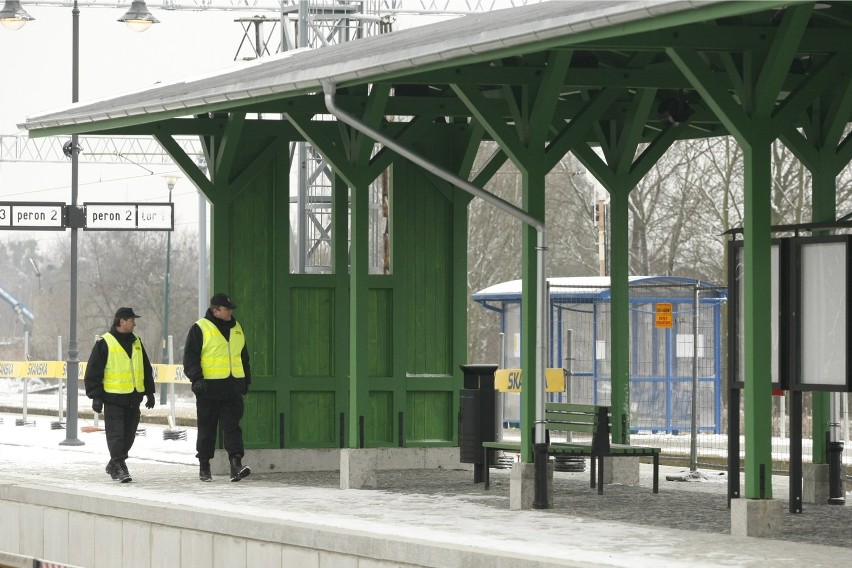 Leśnica: Nowy peron dworca już gotowy. Ale to nie koniec remontu i objazdów (ZDJĘCIA)
