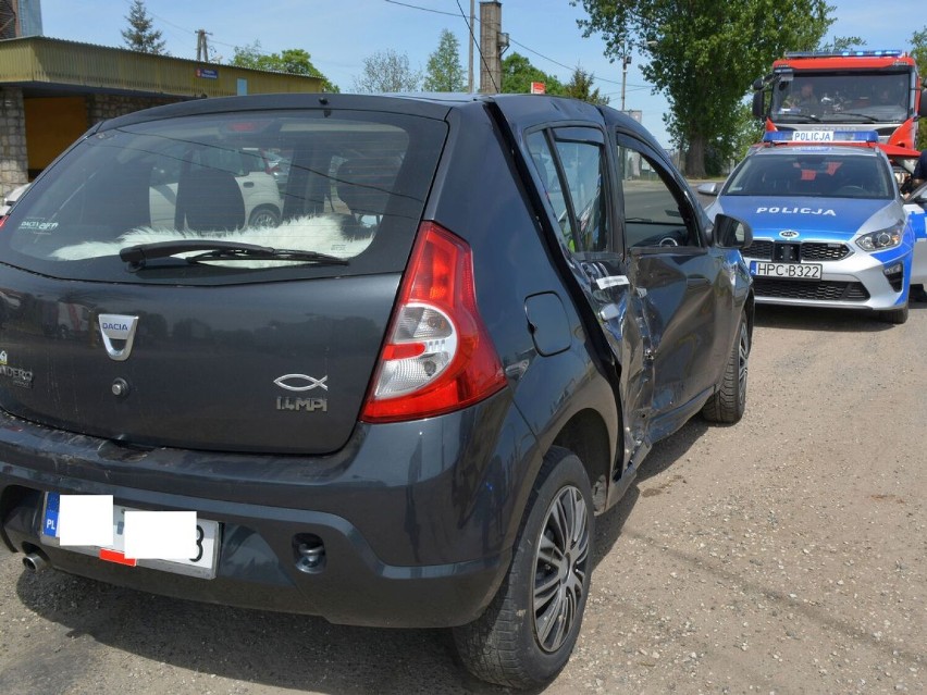 Zderzenie dacii z motocyklem w Samszycach w gminie Osięciny