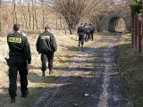 Policjanci i strażacy poszukiwali zaginionej 66-latki [zdjęcie]