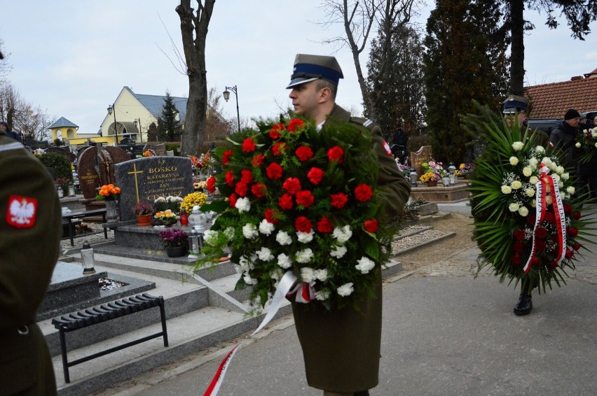 Kwidzynianie pożegnali generała Andrzeja Malinowskiego. Uroczysty pogrzeb odbył się na cmentarzu komunalnym [ZDJĘCIA]